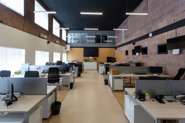 L'éclairage LED moderne : confort et performance pour le bureau