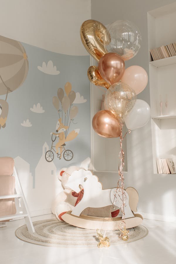 Des papiers peints enchantés pour la chambre de bébé