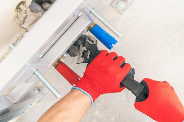 Plombier Nyon : des astuces pour un entretien sans souci